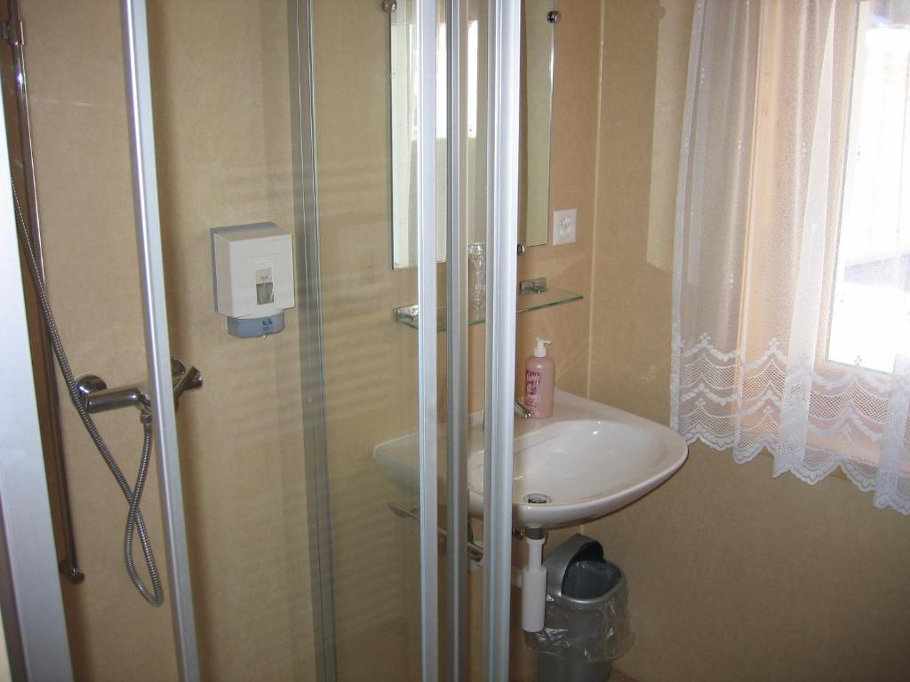 Hotel-Restaurant Drei Tannen Bellwald Δωμάτιο φωτογραφία